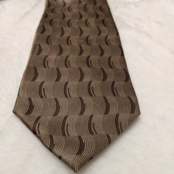 Bill Blass Black Label Silk Tie. 60" x 4" Brown Tan Waves Geometric Wide Classic - Picture 1 of 6